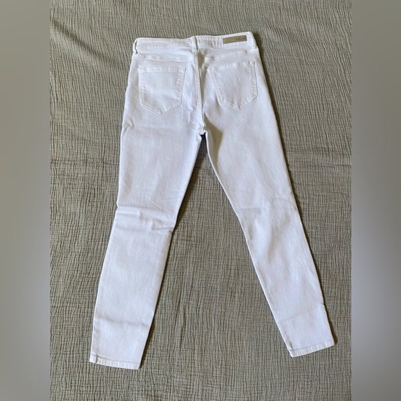 NWOT Cello White Denim Distressed Skinny Jeans sz 9 - Picture 5 of 6